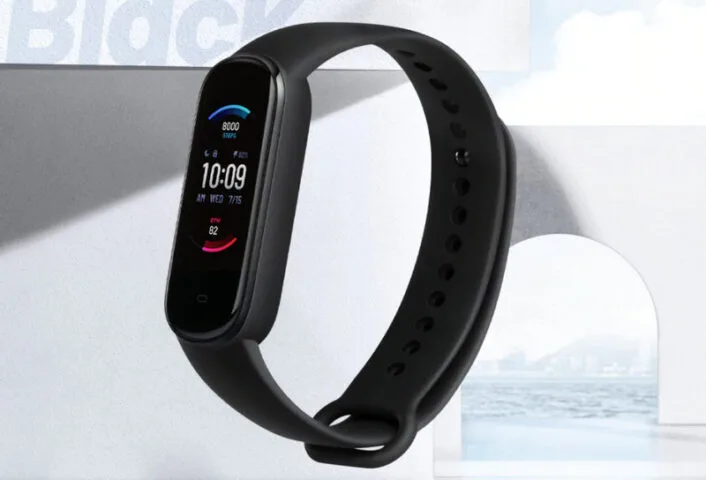 Promocja na Amazfit Band 5. To ulepszona wersja Xiaomi Mi Band 5