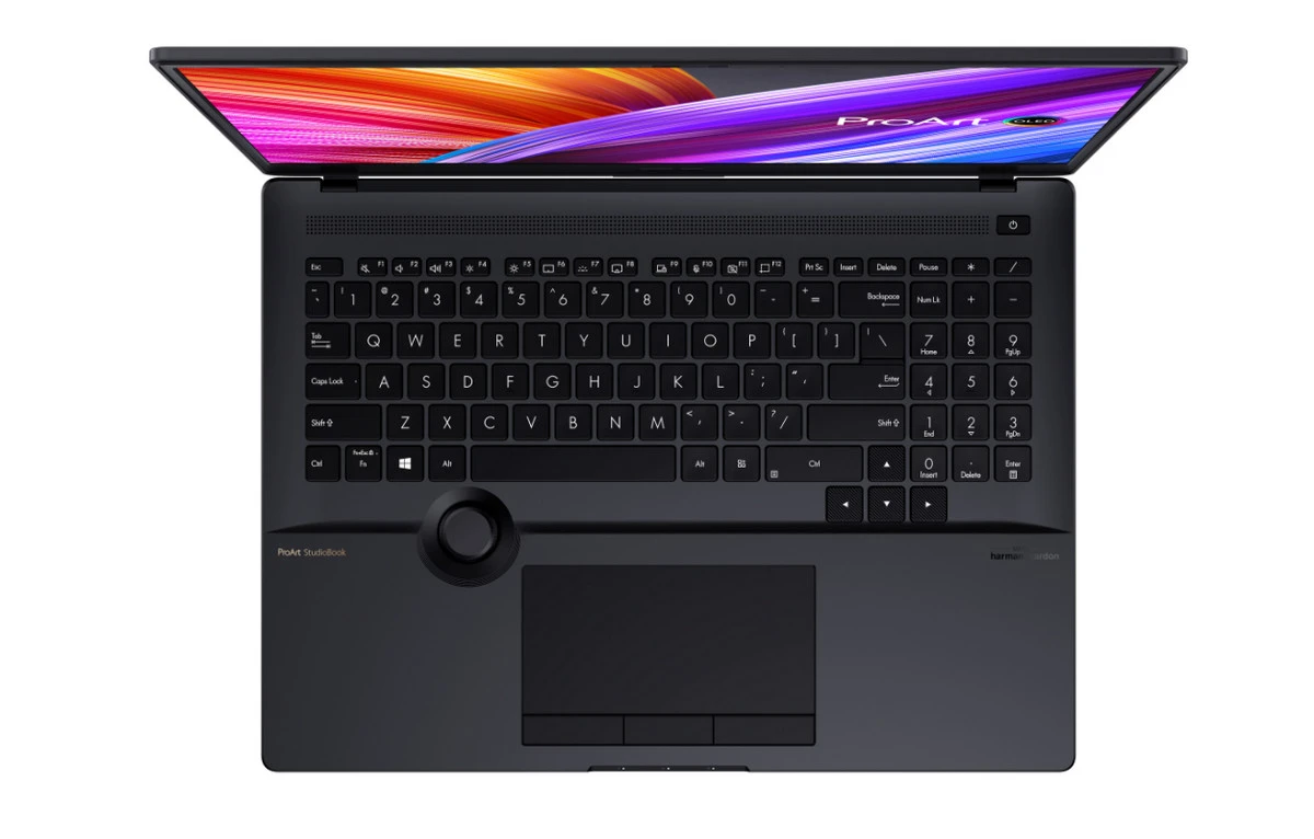 ASUS ProArt Studiobook Pro 16 OLED góra