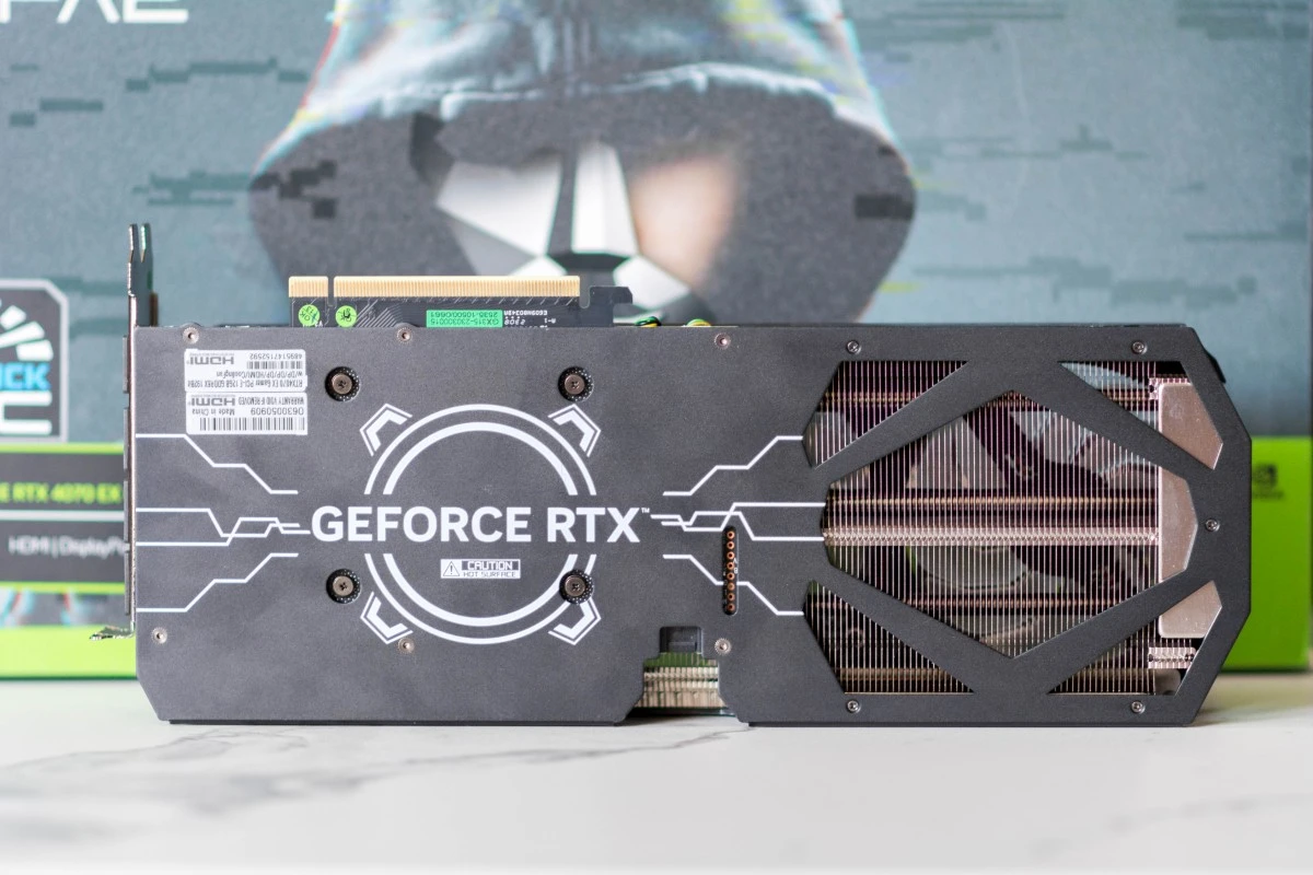 KFA2 GeForce RTX 4070 EX Gamer 5