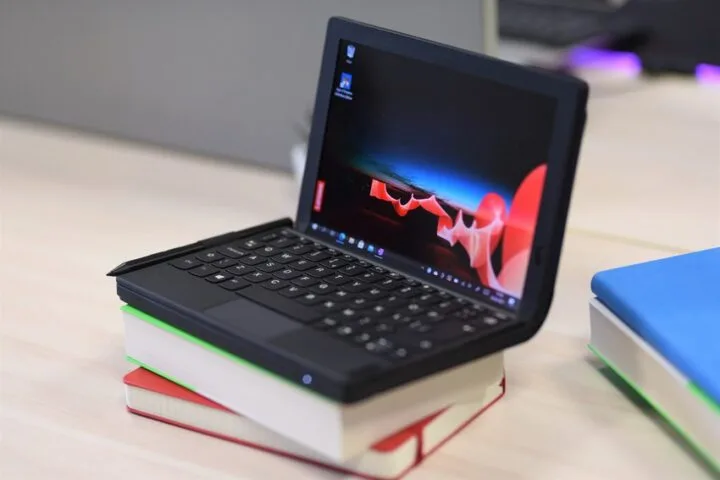 ThinkPad X1 Fold. Lenovo udowodniło mi, że laptop z elastycznym ekranem ma sens