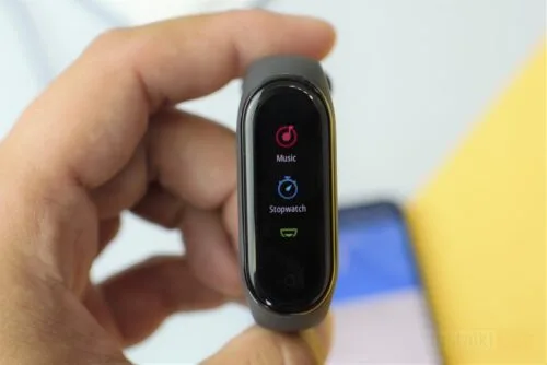 Xiaomi Mi Band 4 za 79 zł. W tej cenie zdecydowanie warto