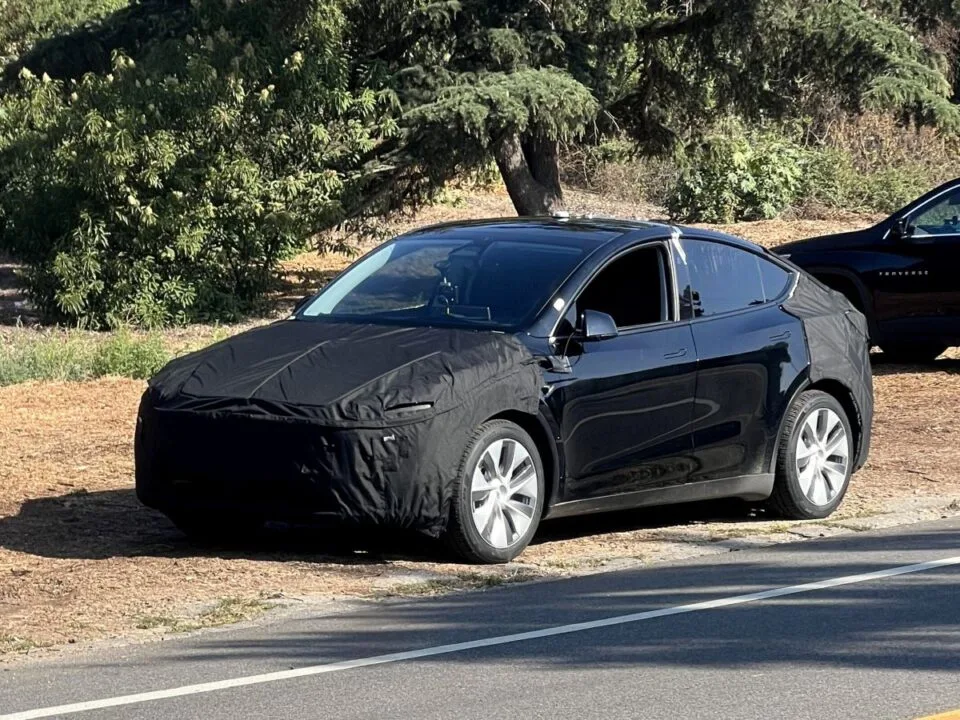 Tesla model y Juniper zdjecie szpiegowskie 2024