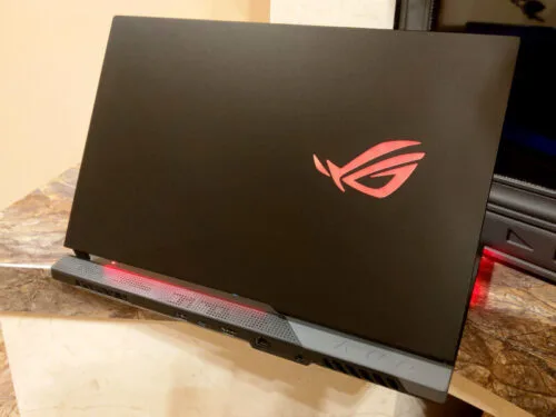 Test topowego ASUS ROG Strix Scar G733Q. 8 rdzeni AMD i RTX 3080 bez kompromisów