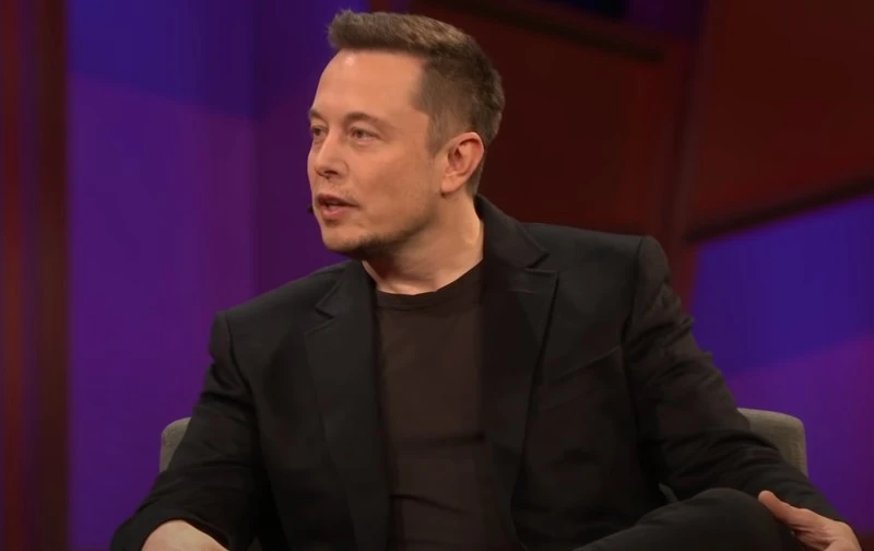 Elon Musk: wypadki samochodowe są bardziej niebezpieczne niż COVID-19