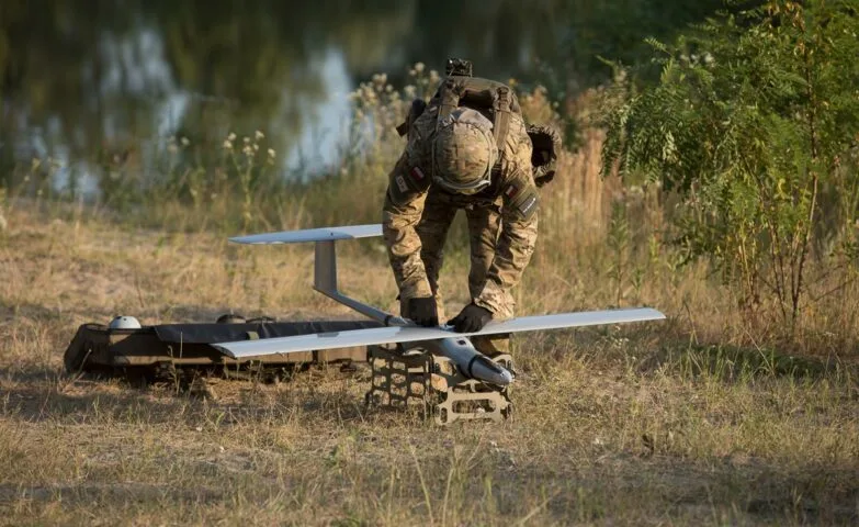 Ukraina korzysta z polskich dronów podczas walk. Za co odpowiadają?