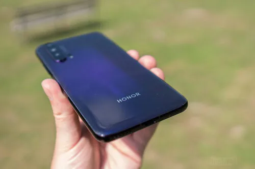 Huawei może sprzedać markę Honor. Do kogo trafi?