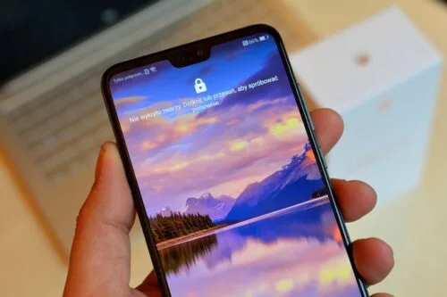 Huawei wymieni bezpłatnie ekran lub tylną obudowę w smartfonie. Ale tylko przez 3 miesiące