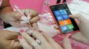 Nokia Lumia 900: różowa edycja przyciąga kobiety