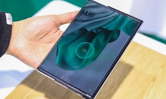 Oppo pokazało, że też potrafi ładować smartfon na odległość (wideo)