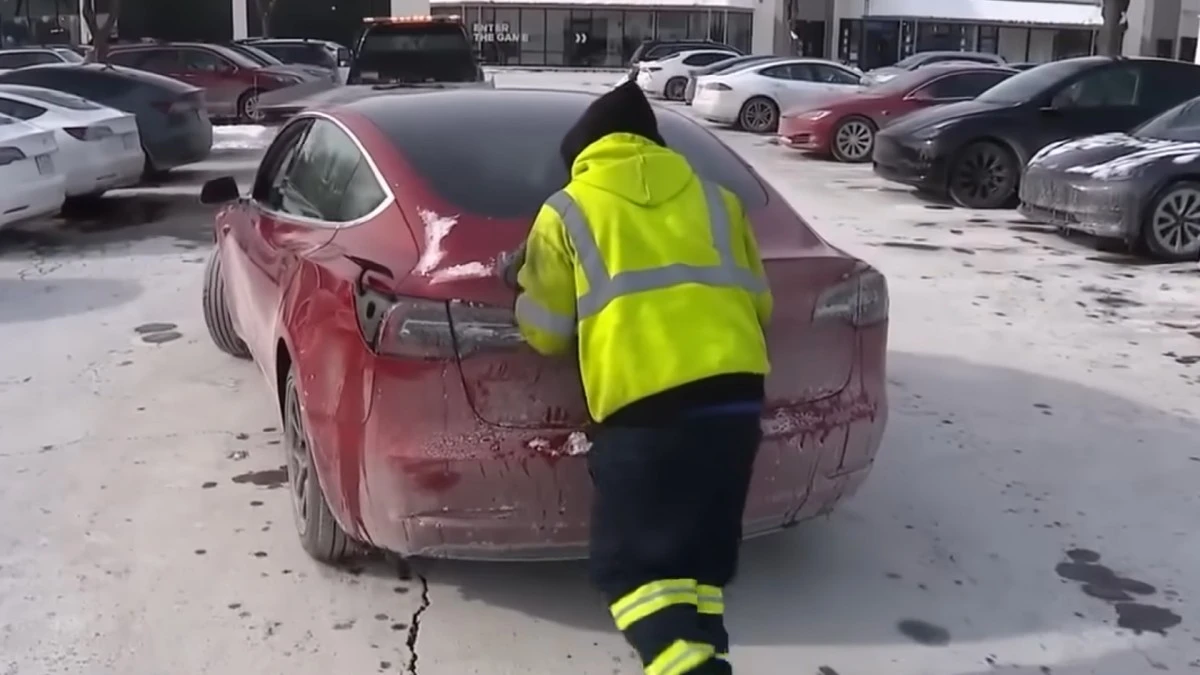 Samochody elektryczne utknęły na parkingu. Wy już wiecie, co je pokonało