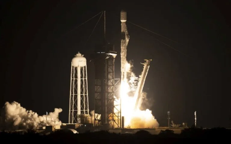 SpaceX wystrzeliło w kosmos satelitę NASA, który przyjrzy się czarnym dziurom