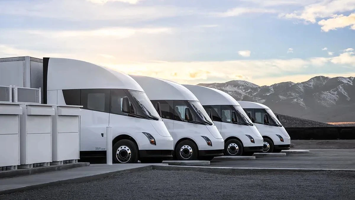 Ciężarówki elektryczne Tesla Semi