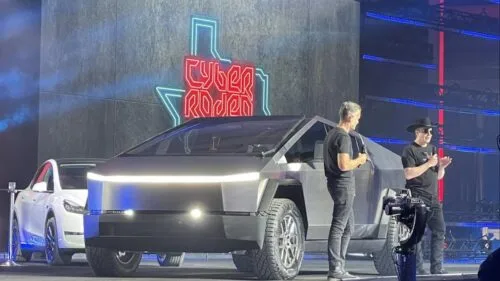 Elon Musk podał, kiedy Cybertruck trafi do sprzedaży