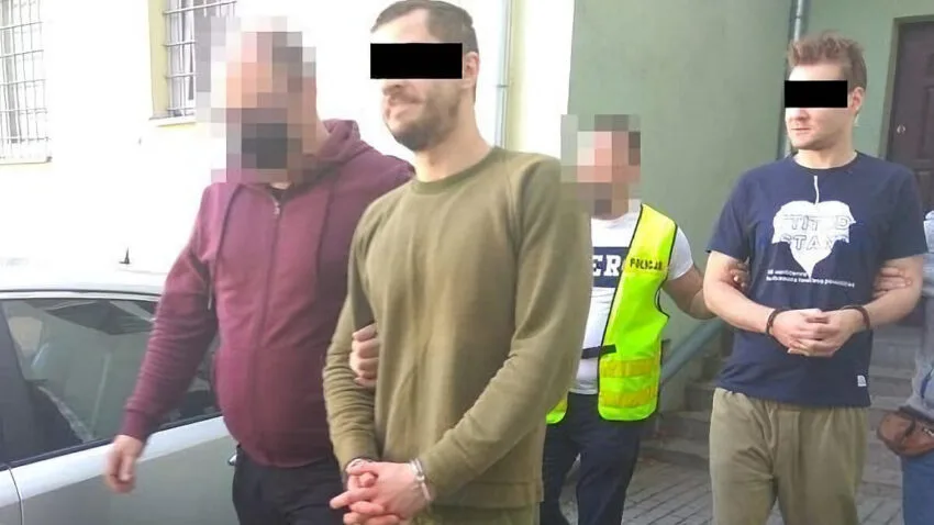 Polscy youtuberzy poszli w mundurach do wróżki, podając się za policjantów